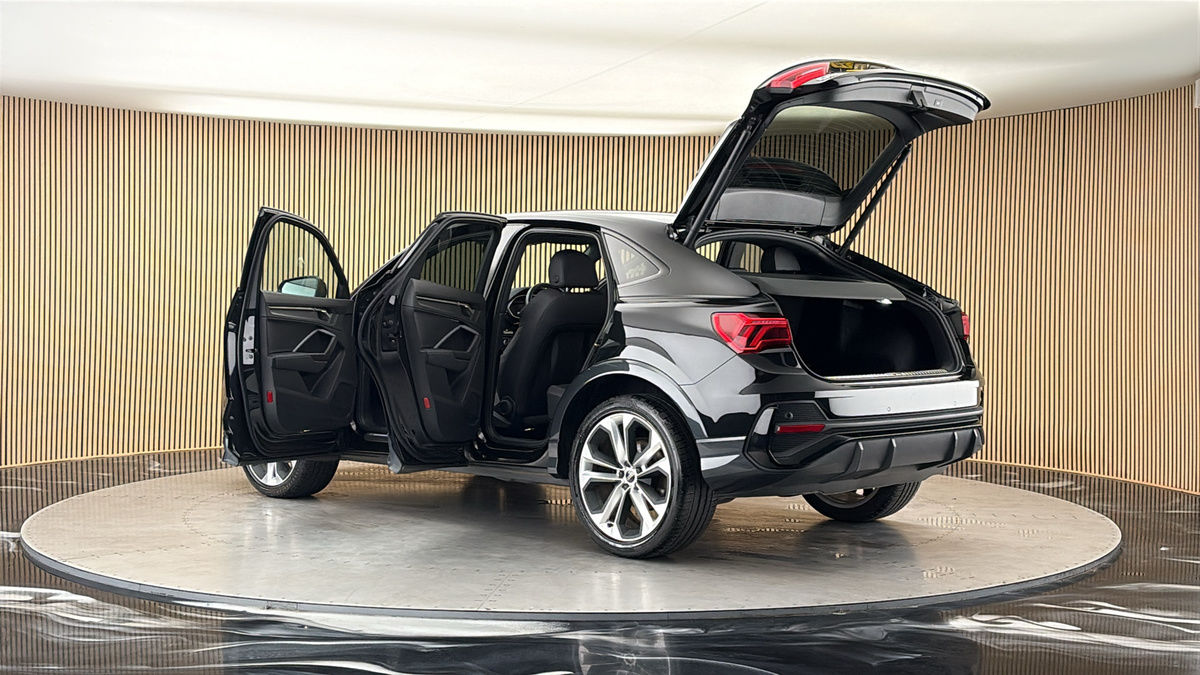 More views of Audi Q3