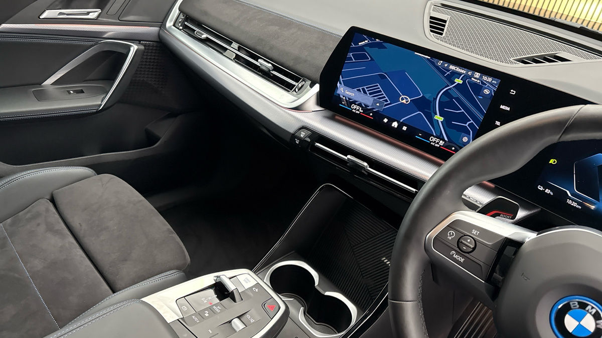 BMW iX1 Image 18