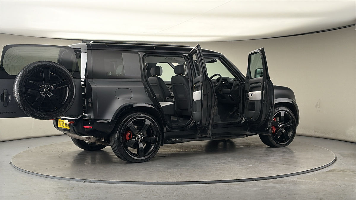 More views of Land Rover Defender 110