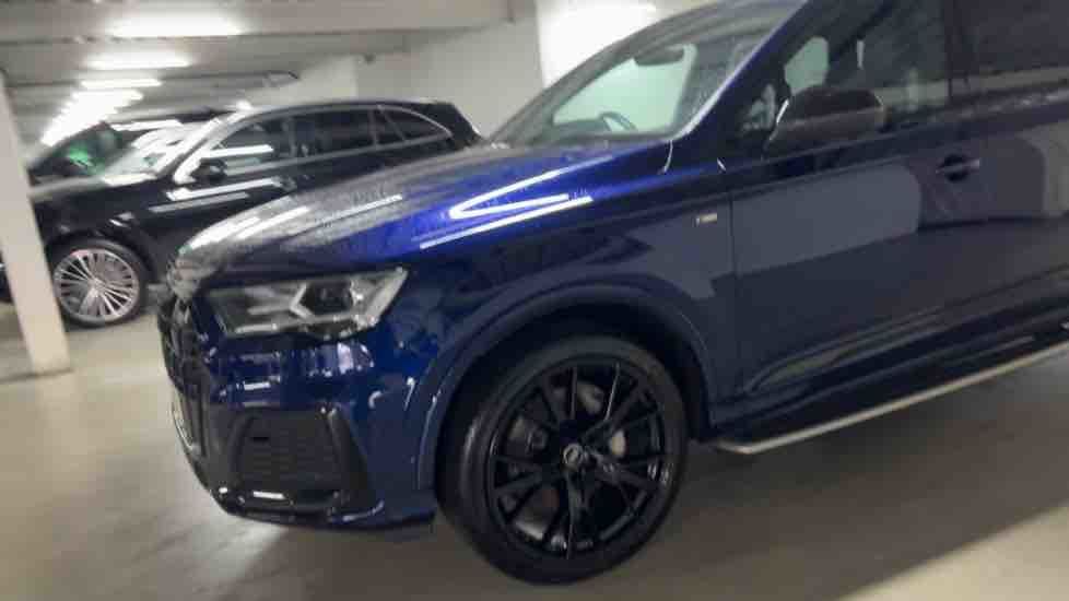 More views of Audi Q7