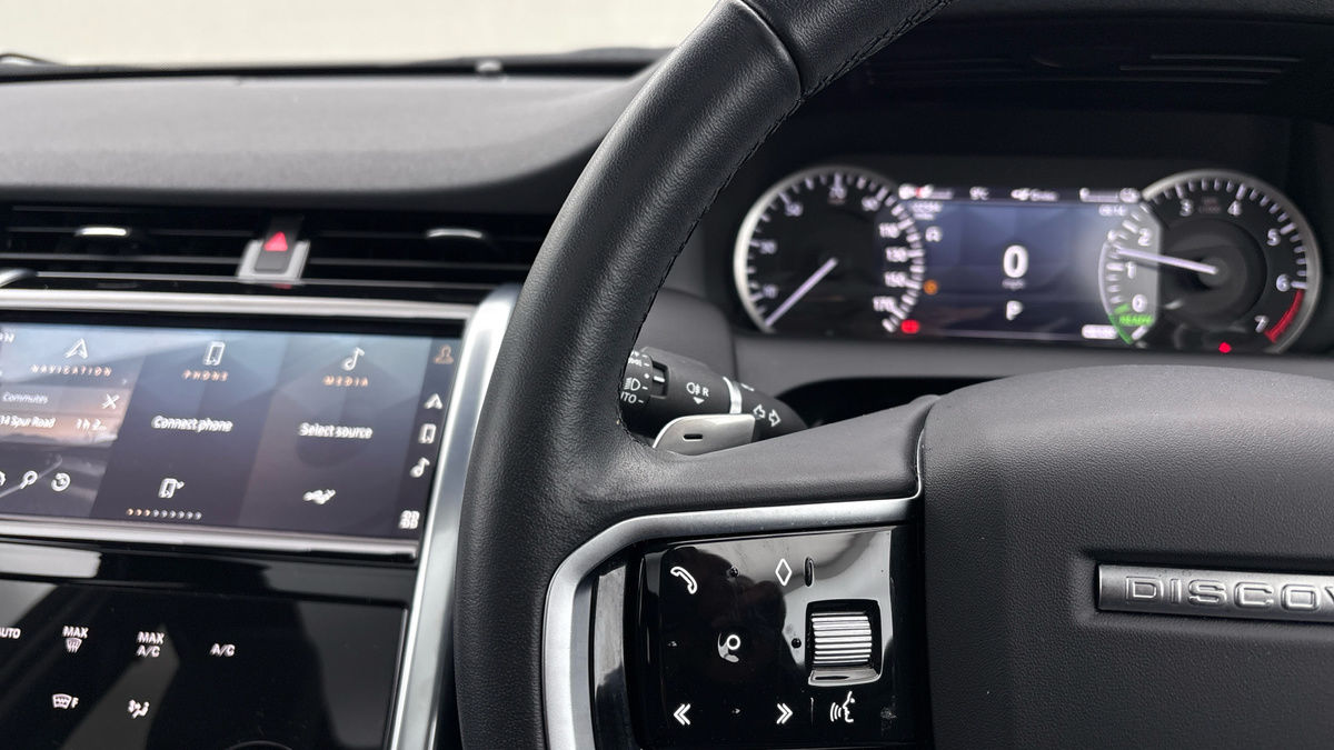 Land Rover Discovery Sport Image 13