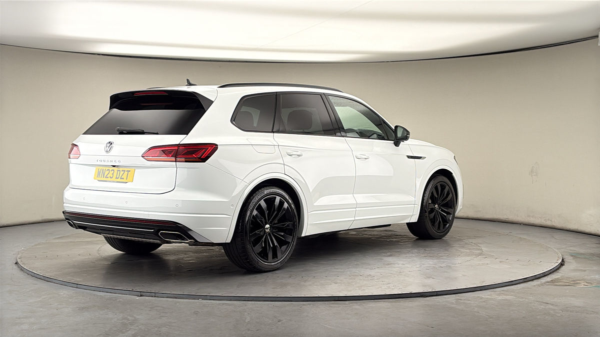 Volkswagen Touareg Image 21