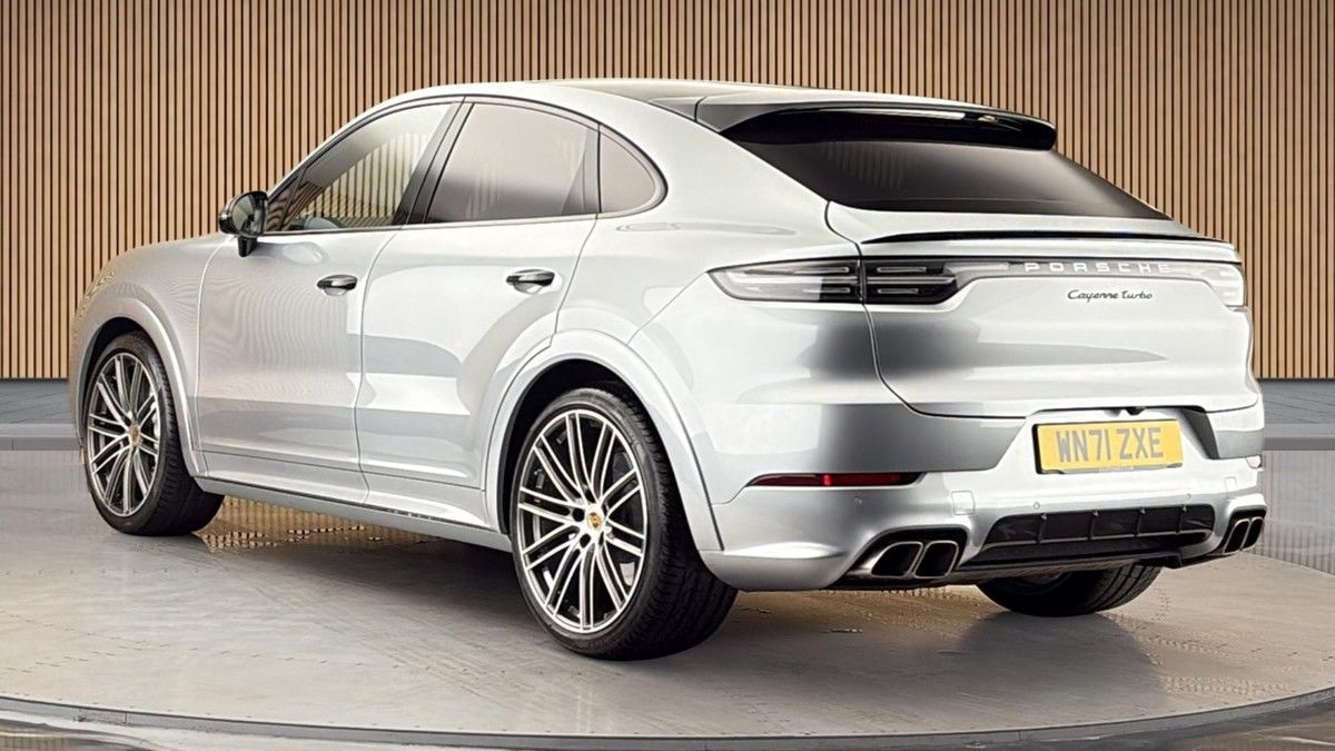Porsche Cayenne Image 2