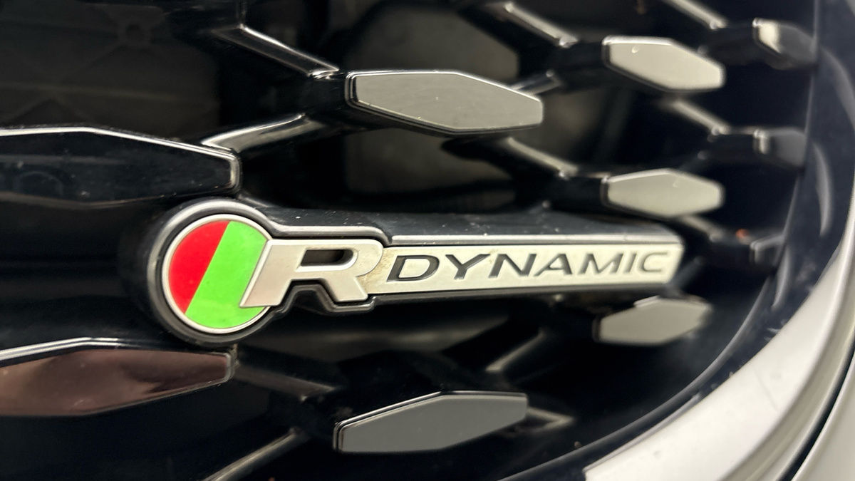 Jaguar F-PACE Image 25