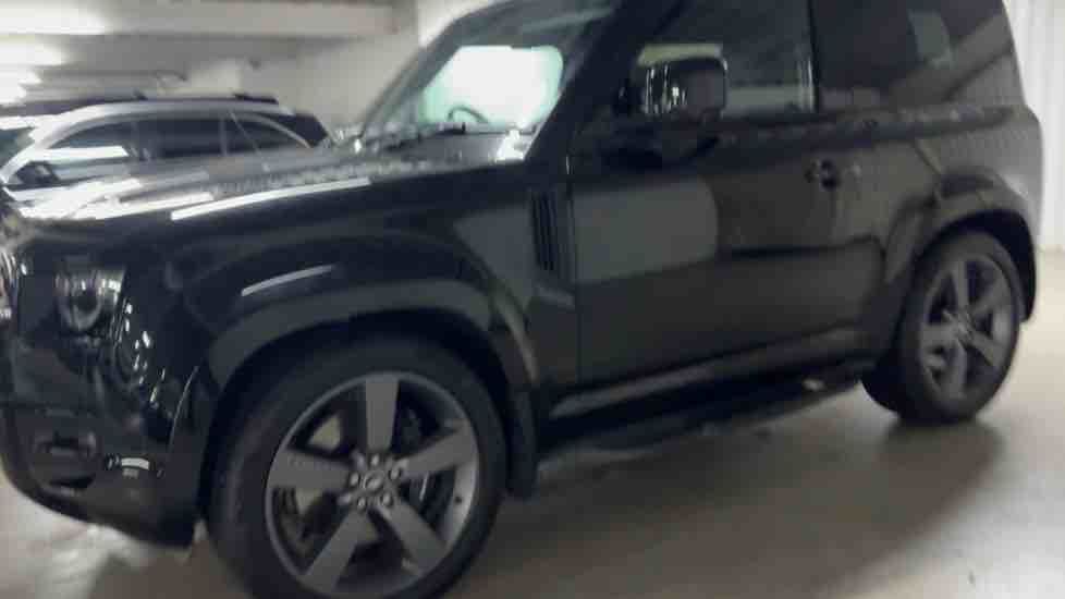 More views of Land Rover Defender 90