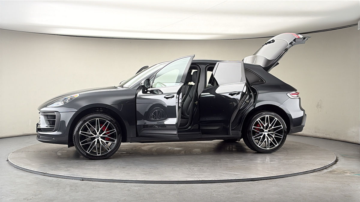 More views of Porsche Macan