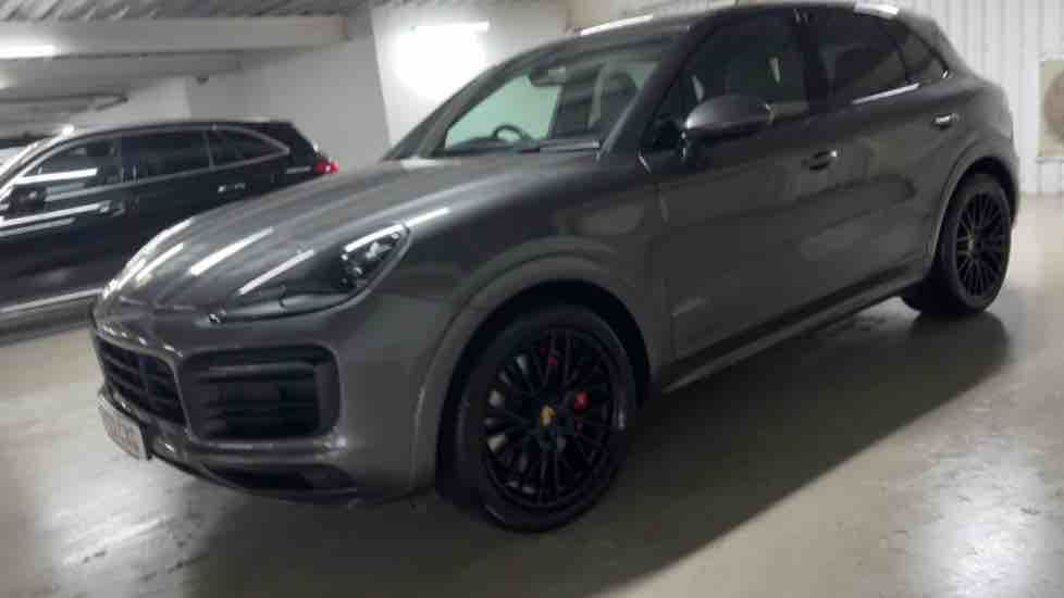More views of Porsche Cayenne