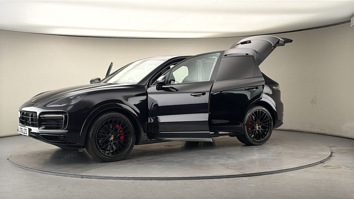 More views of Porsche Cayenne