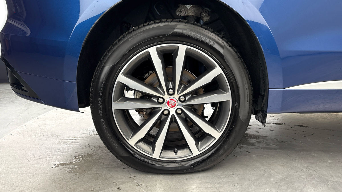 Jaguar F-PACE Image 10