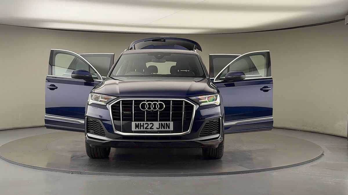 More views of Audi Q7