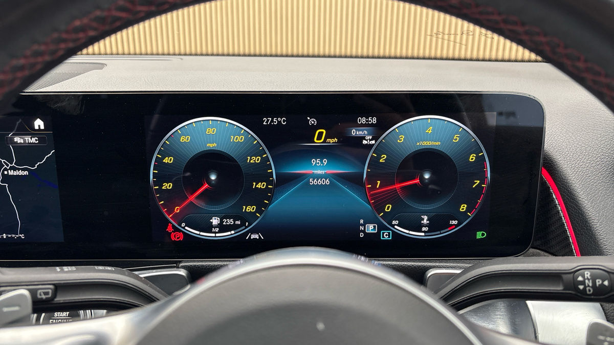 Mercedes-Benz GLB Image 29
