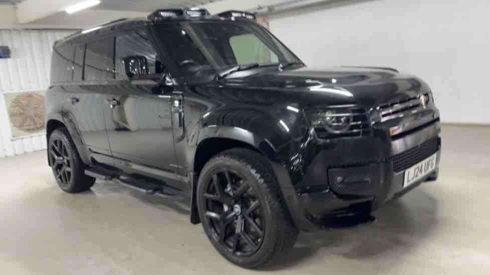 More views of Land Rover Defender 110