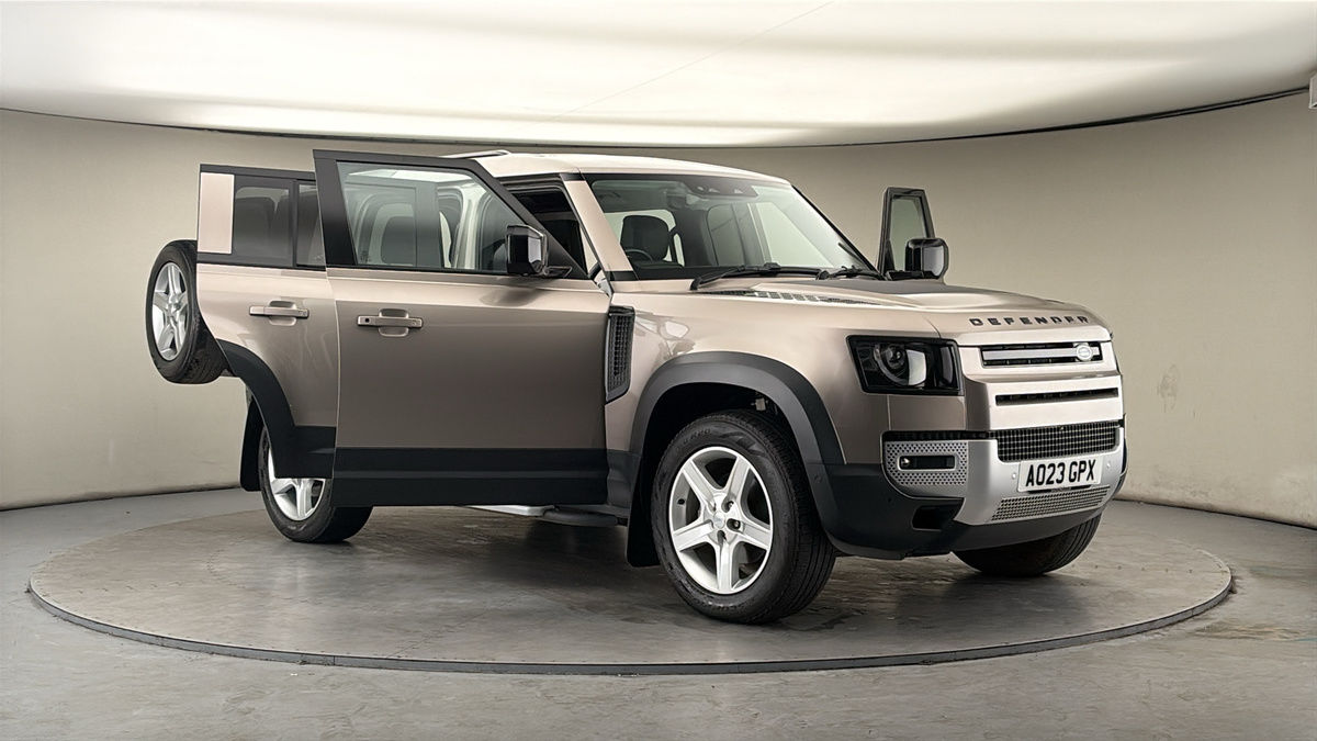 More views of Land Rover Defender 110