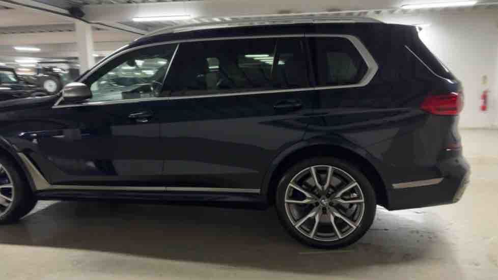 More views of BMW X7