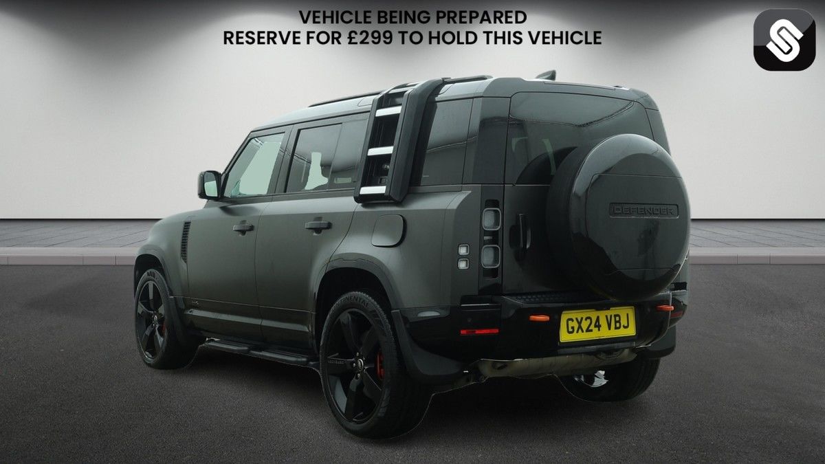 Land Rover Defender 110 Image 3