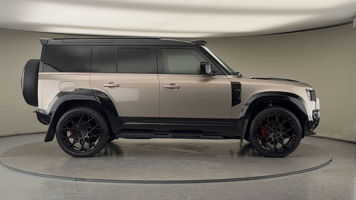 Land Rover Defender 110 Urban Image 16