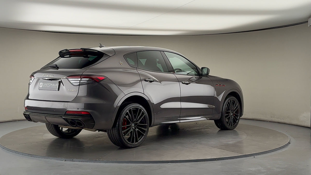 Maserati Levante Image 21