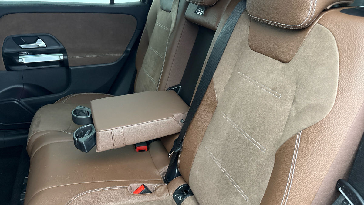 Mercedes-Benz GLB Image 9