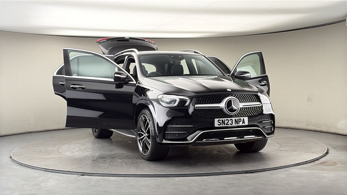 More views of Mercedes-Benz GLE