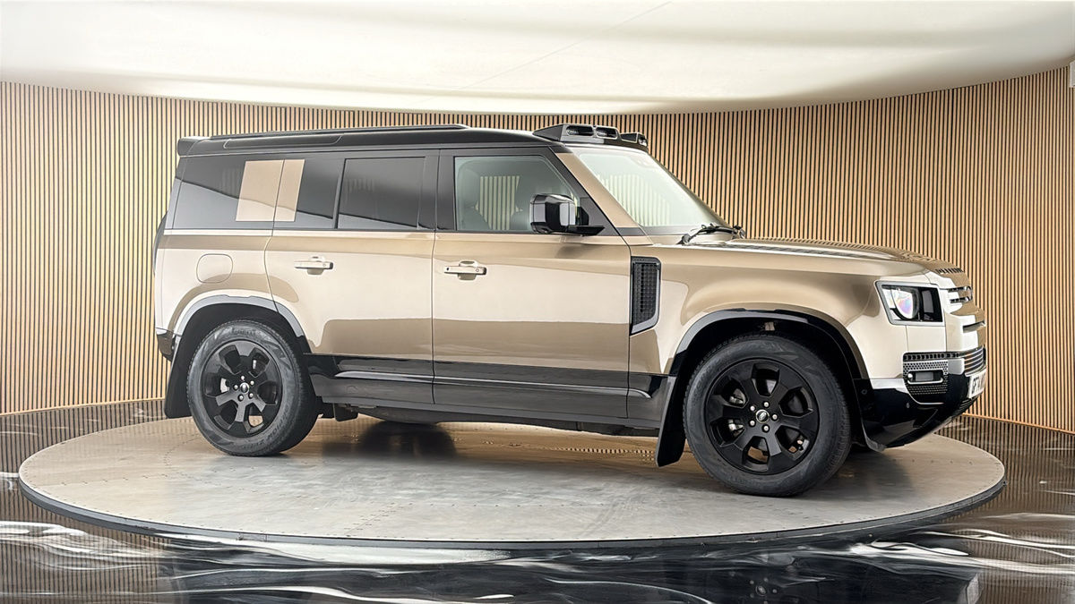 More views of Land Rover Defender 110