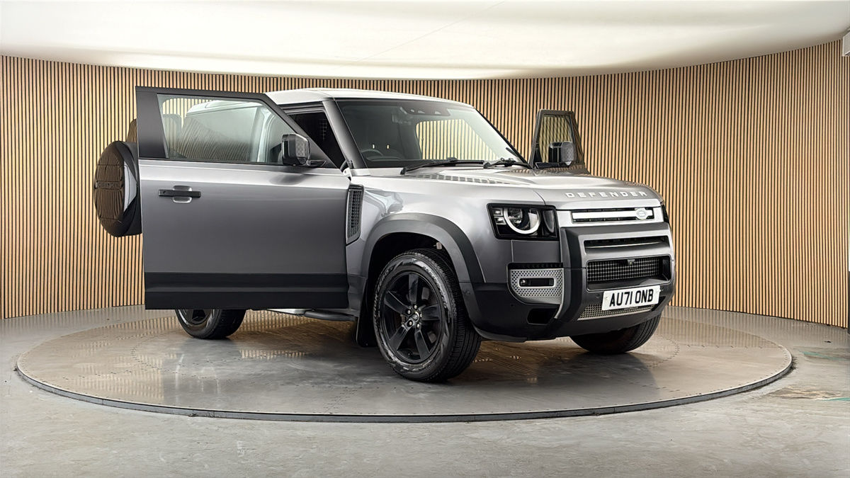 More views of Land Rover Defender 90