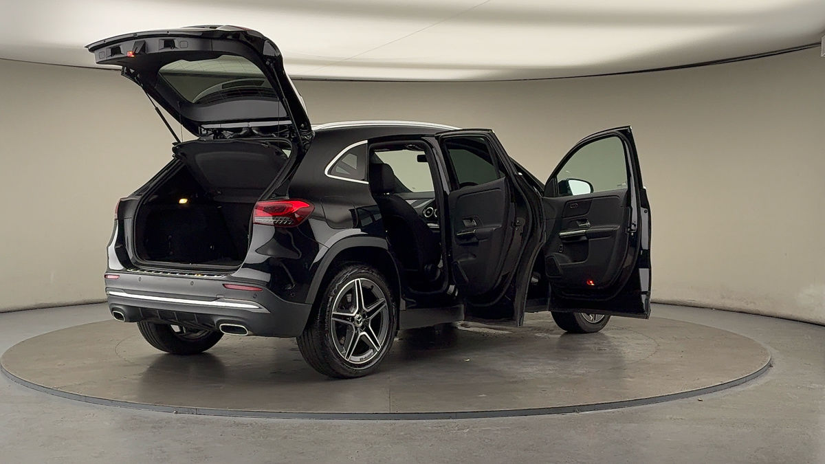 More views of Mercedes-Benz GLA