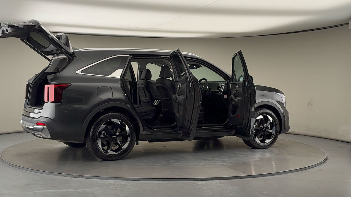 More views of Kia Sorento