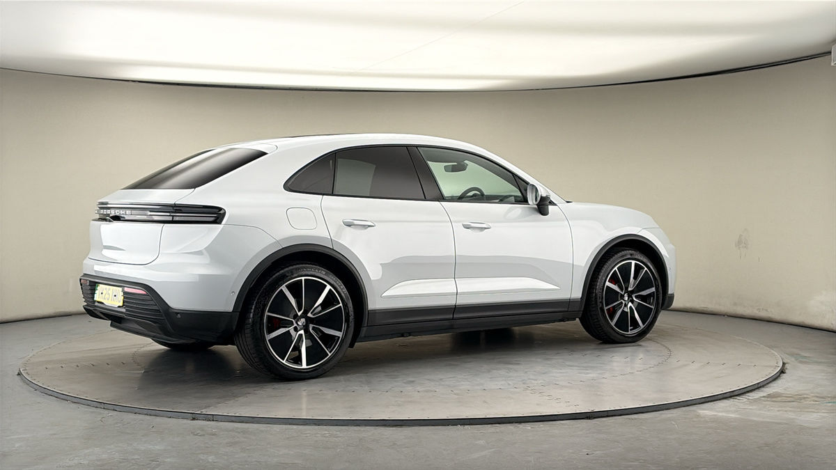 More views of Porsche Macan