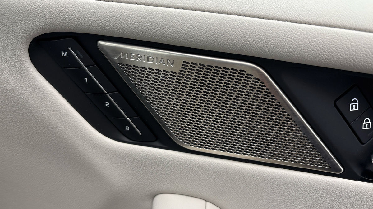 Jaguar I-PACE Image 26