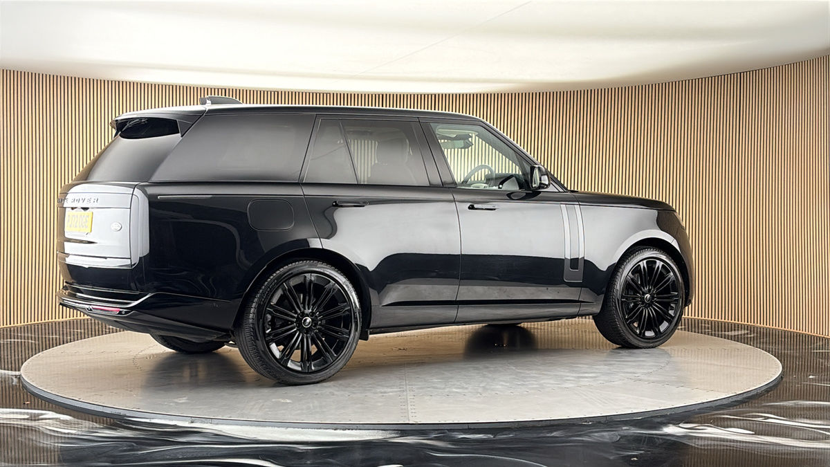 More views of Land Rover Range Rover