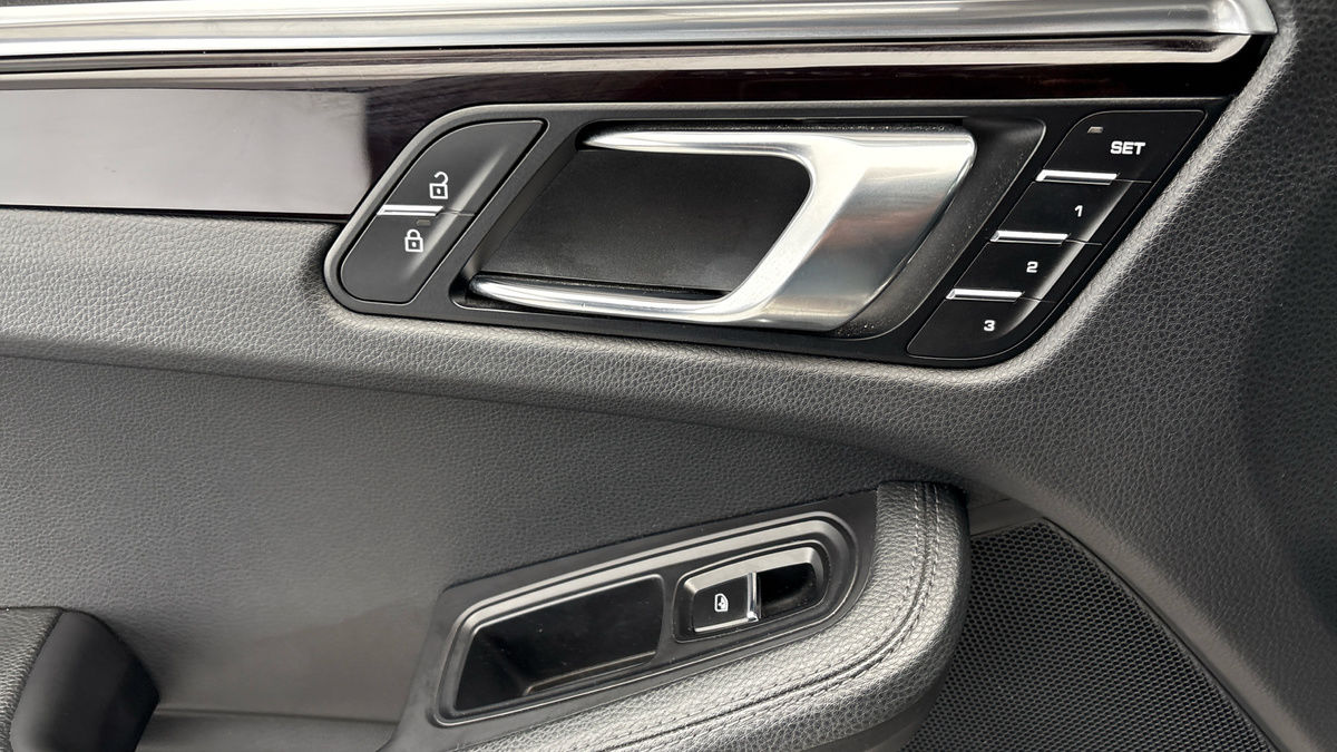Porsche Macan Image 19