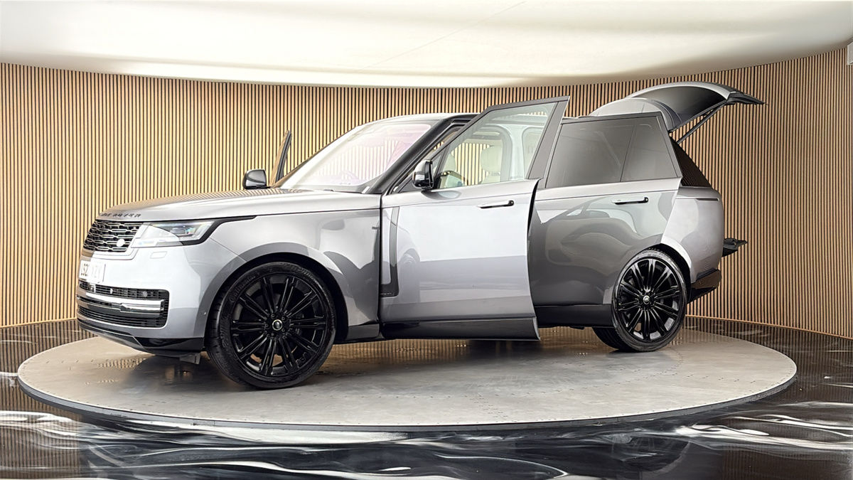 More views of Land Rover Range Rover