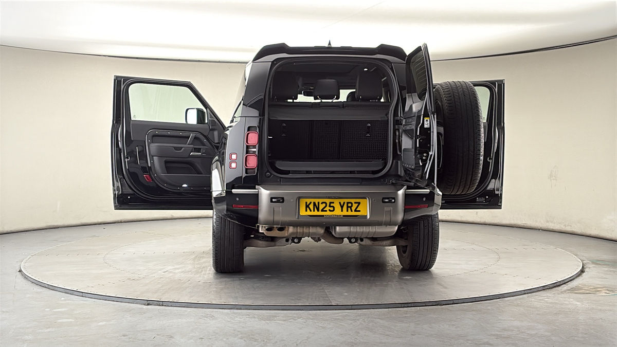 More views of Land Rover Defender 90