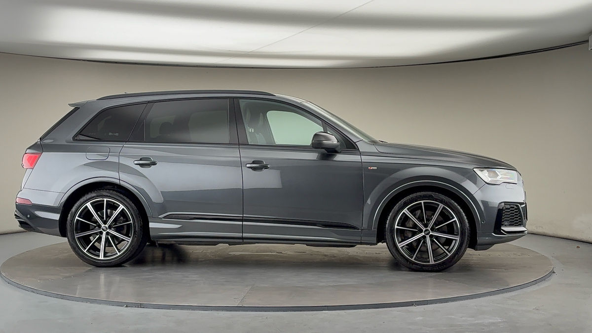 More views of Audi Q7