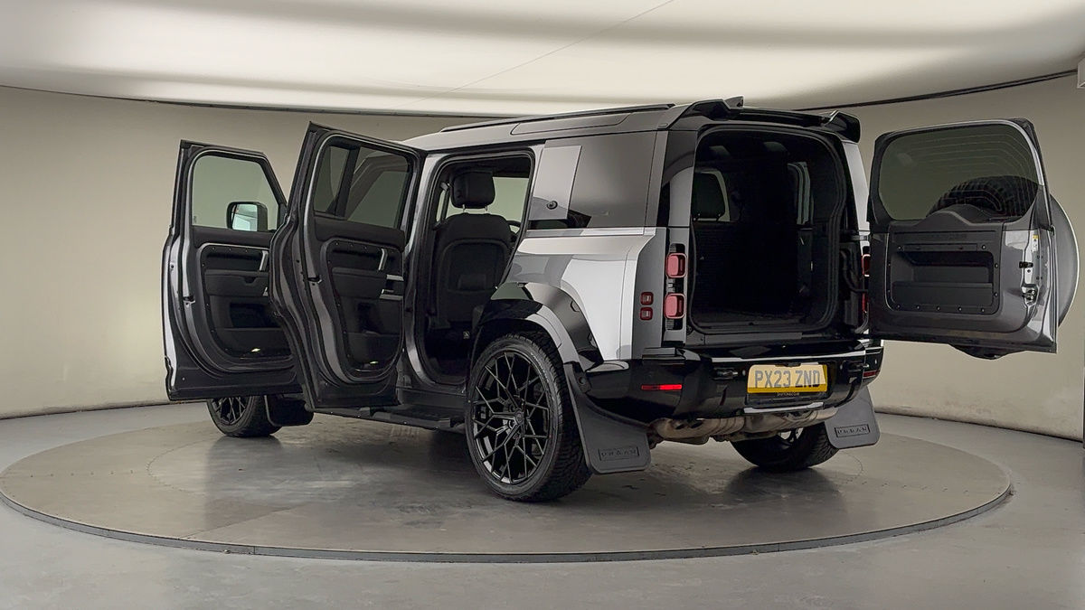 More views of Land Rover Defender 110