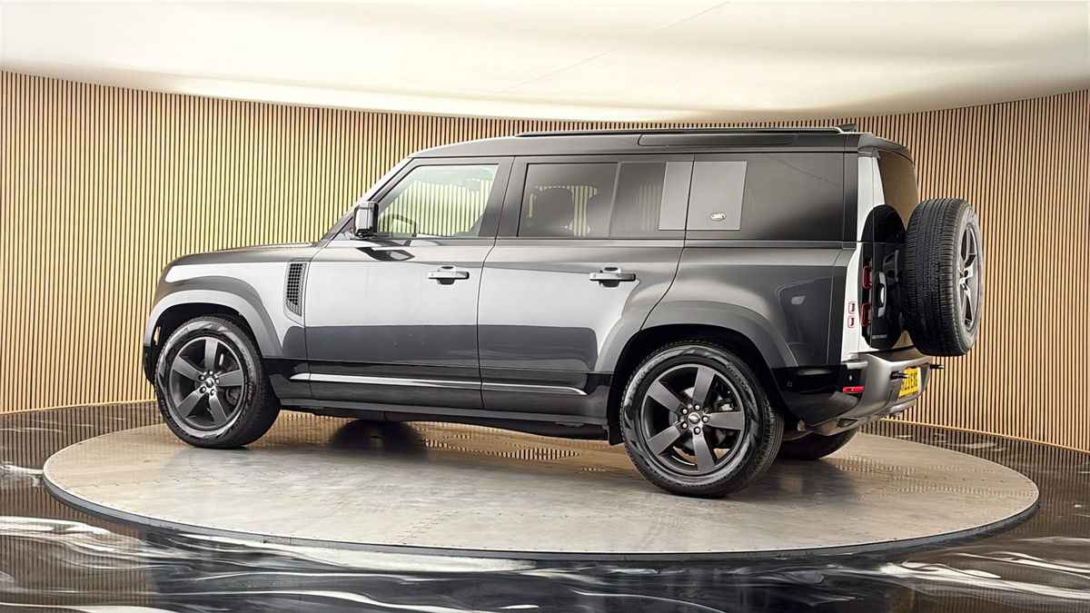 More views of Land Rover Defender 110