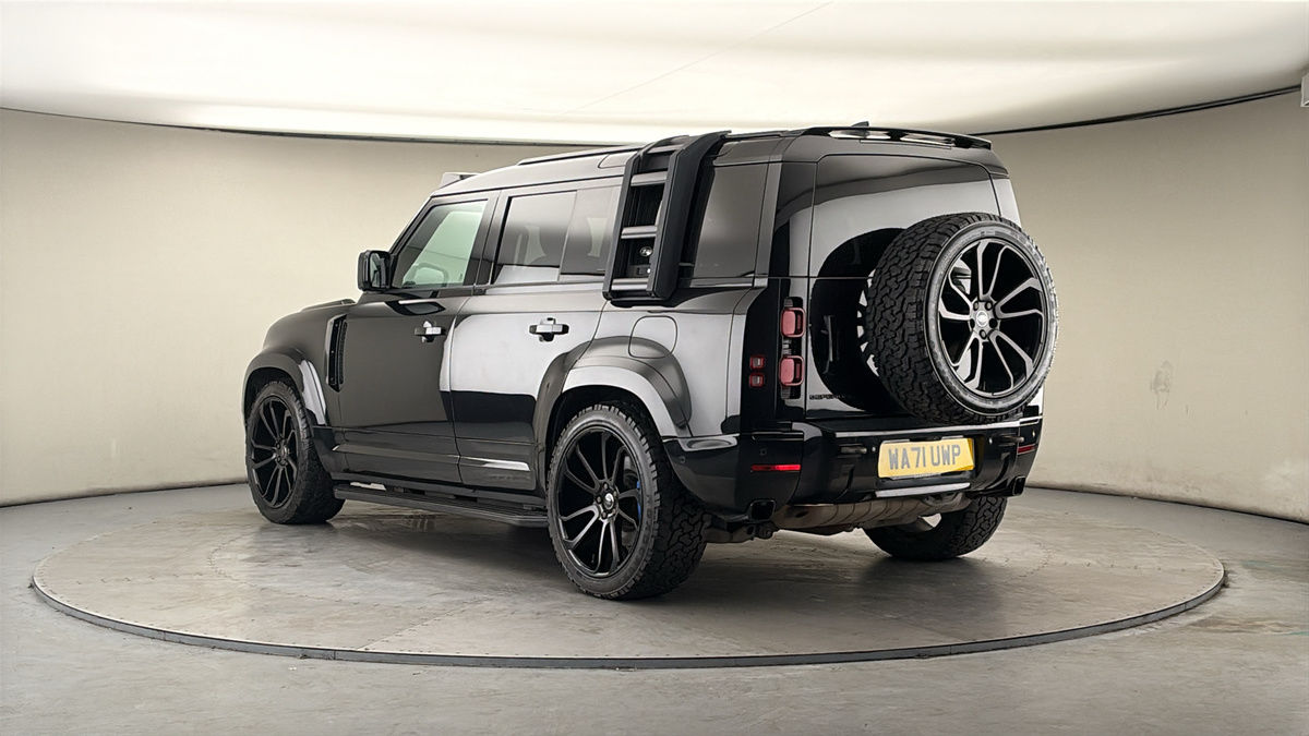 Land Rover Defender 110 Image 2