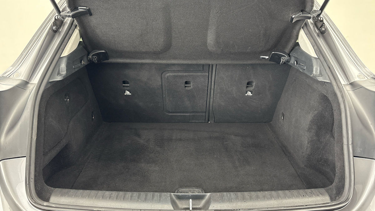 Mercedes-Benz GLA Image 11