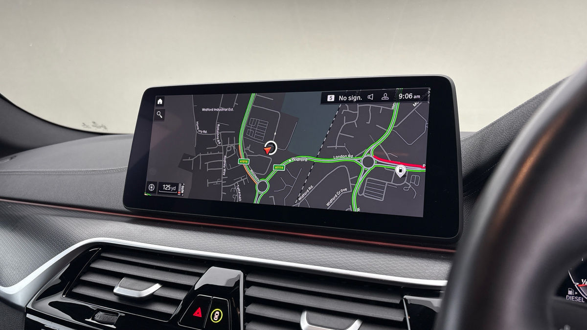 BMW 5 Series Image 17