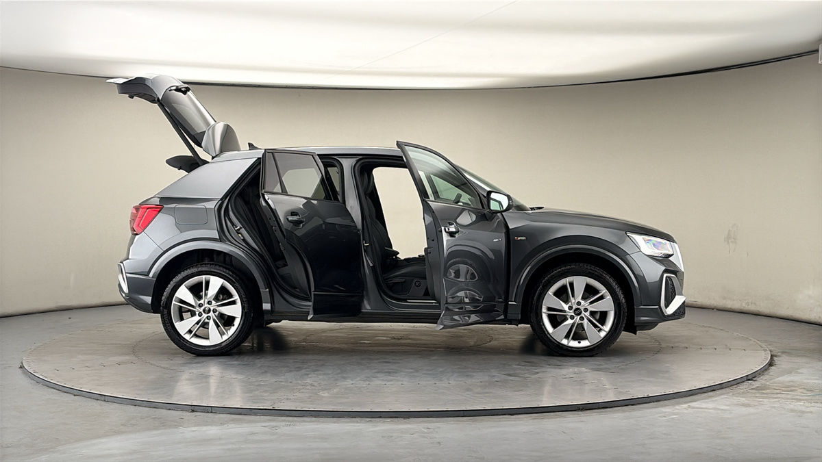 More views of Audi Q2