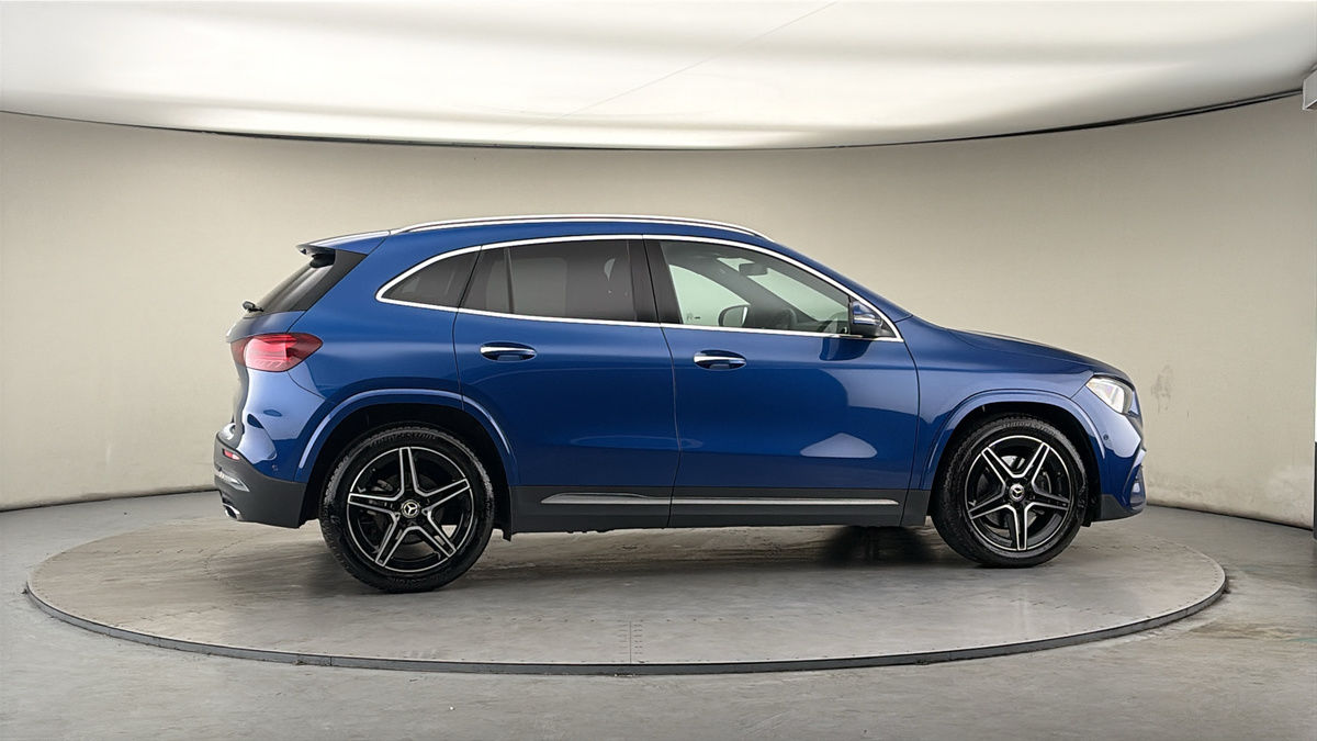 More views of Mercedes-Benz GLA