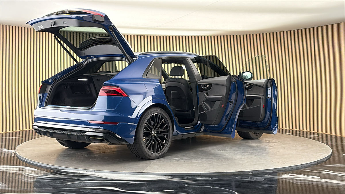 More views of Audi Q8