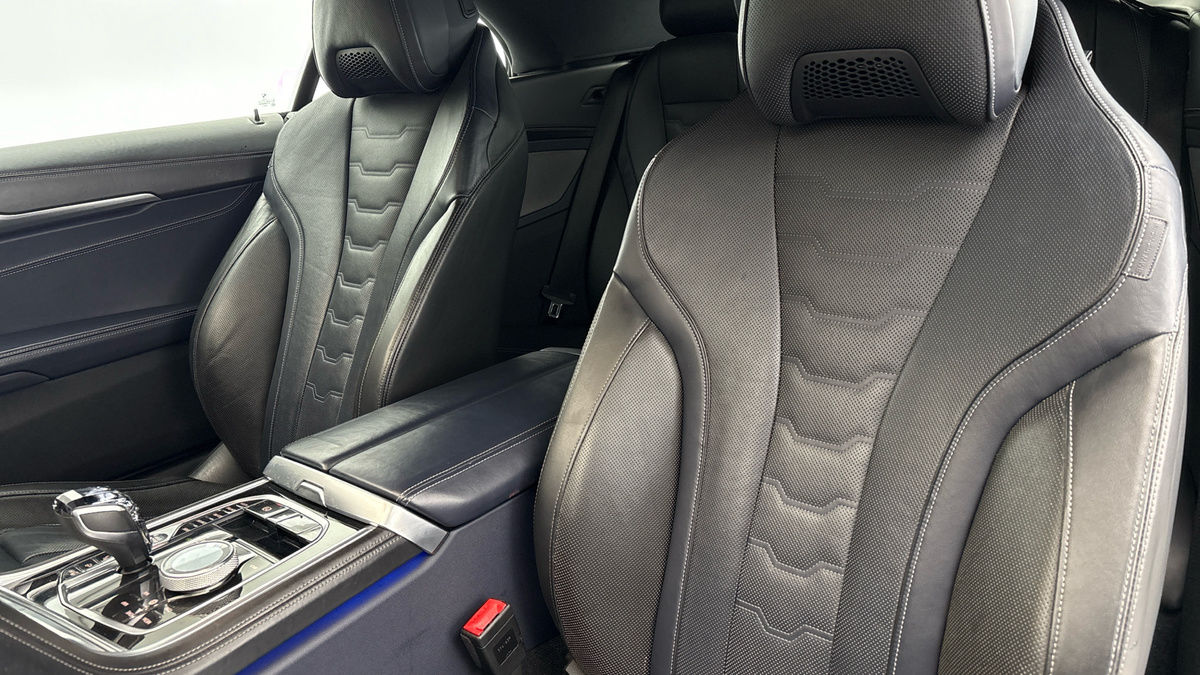 BMW 8 Series Image 7