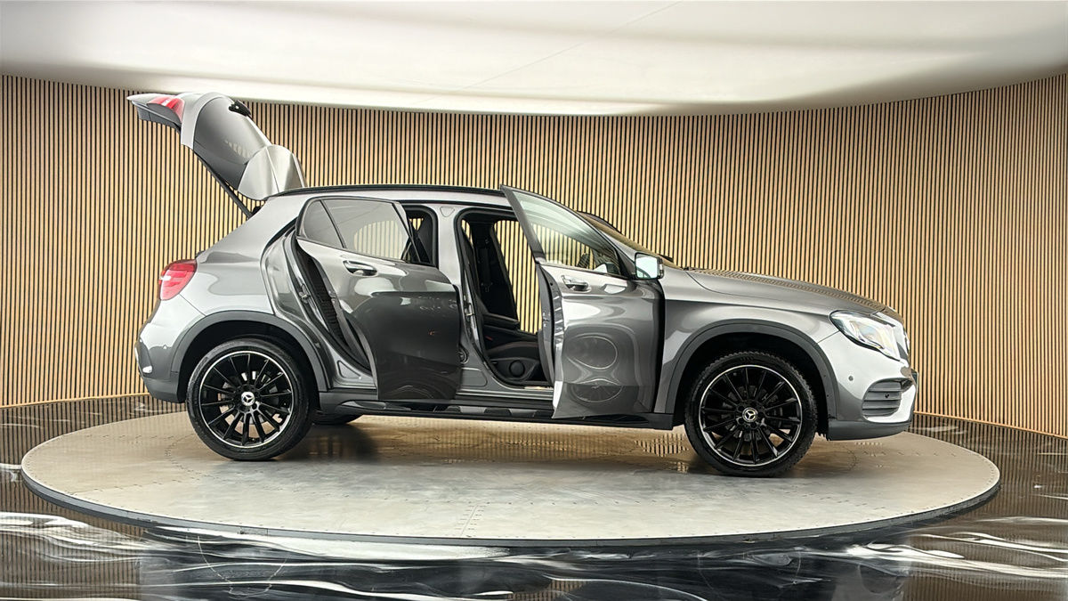 More views of Mercedes-Benz GLA
