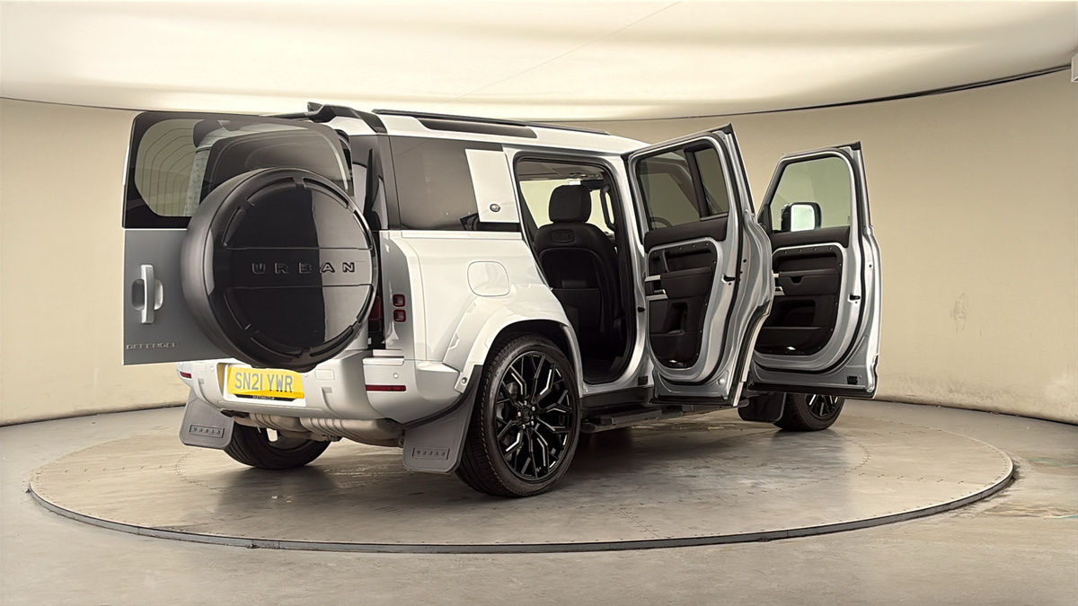 More views of Land Rover Defender 110