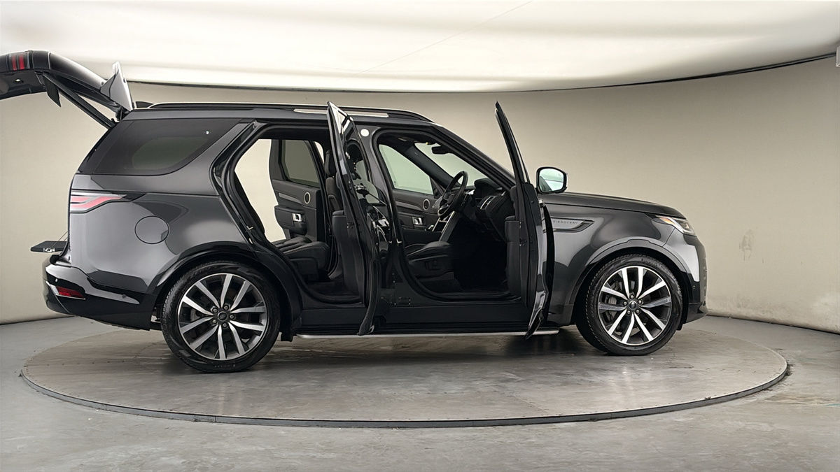 More views of Land Rover Discovery