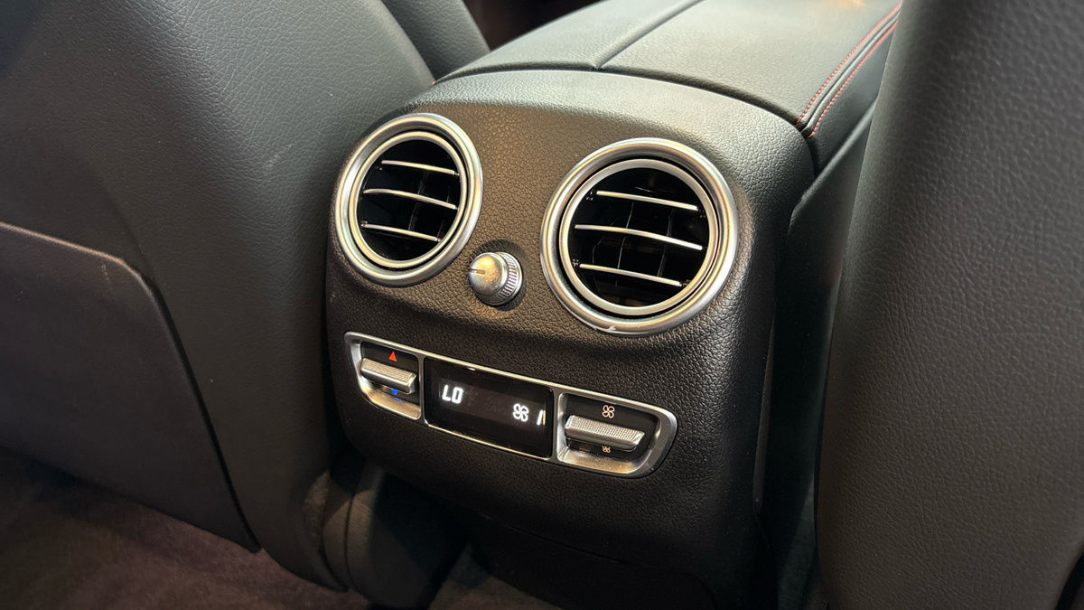 Mercedes-Benz GLC Image 28