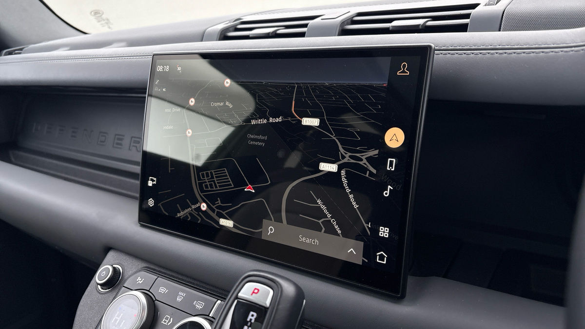 Land Rover Defender 90 Image 17