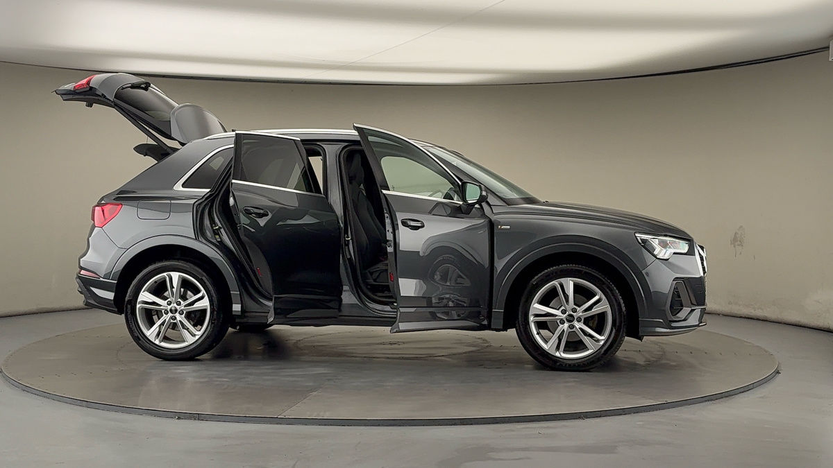 More views of Audi Q3