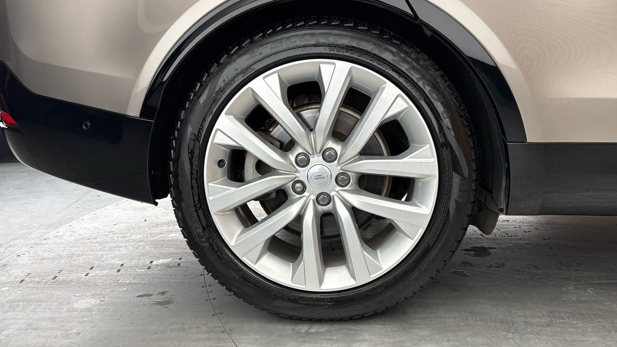 Land Rover Discovery Image 10